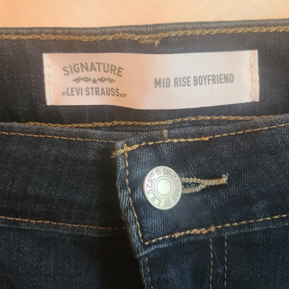 Levi Strauss - Picture 5 of 5